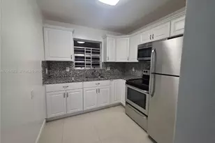 19080 NE 3rd Ct, Miami, FL 33179 - Photo 5