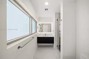 900 Biscayne Blvd, Miami, FL 33132 - Photo 17