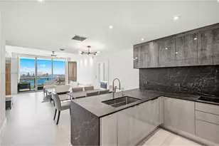 900 Biscayne Blvd, Miami, FL 33132 - Photo 13