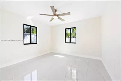 721 SW 5th Ct, Hallandale Beach, FL 33009 - Photo 9