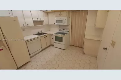 251 174th St #1711, Sunny Isles Beach, FL 33160 - Photo 17
