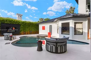 541 E Enclave Cir E, Pembroke Pines, FL 33027 - Photo 35