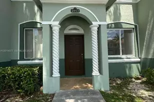 2913 SE 15th Rd, Homestead, FL 33035 - Photo 1