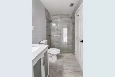 1101 NW 180th Ave, Pembroke Pines, FL 33029 - Photo 21