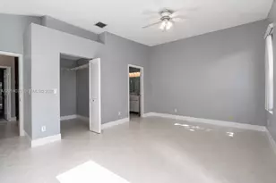 1101 NW 180th Ave, Pembroke Pines, FL 33029 - Photo 31