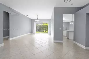 1101 NW 180th Ave, Pembroke Pines, FL 33029 - Photo 11