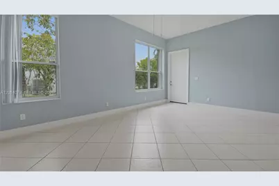 1101 NW 180th Ave, Pembroke Pines, FL 33029 - Photo 37