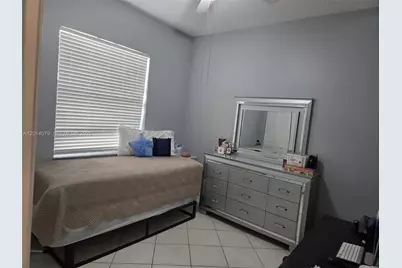 1101 NW 180th Ave, Pembroke Pines, FL 33029 - Photo 13