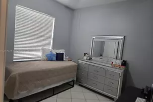 1101 NW 180th Ave, Pembroke Pines, FL 33029 - Photo 13