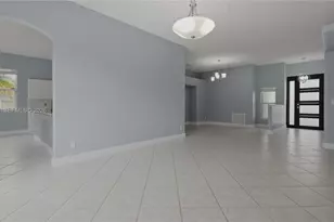 1101 NW 180th Ave, Pembroke Pines, FL 33029 - Photo 15