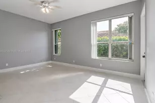 1101 NW 180th Ave, Pembroke Pines, FL 33029 - Photo 29