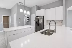 1101 NW 180th Ave, Pembroke Pines, FL 33029 - Photo 3