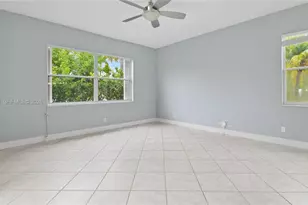 1101 NW 180th Ave, Pembroke Pines, FL 33029 - Photo 9
