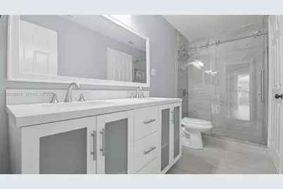 1101 NW 180th Ave, Pembroke Pines, FL 33029 - Photo 27