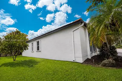 1101 NW 180th Ave, Pembroke Pines, FL 33029 - Photo 47
