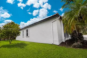 1101 NW 180th Ave, Pembroke Pines, FL 33029 - Photo 47