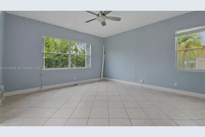 1101 NW 180th Ave, Pembroke Pines, FL 33029 - Photo 17