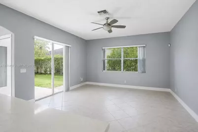 1101 NW 180th Ave, Pembroke Pines, FL 33029 - Photo 5
