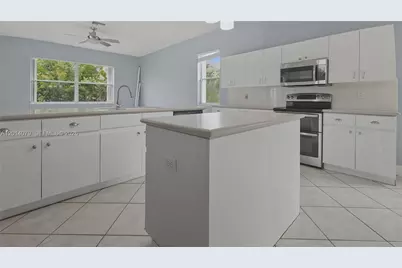 1101 NW 180th Ave, Pembroke Pines, FL 33029 - Photo 23