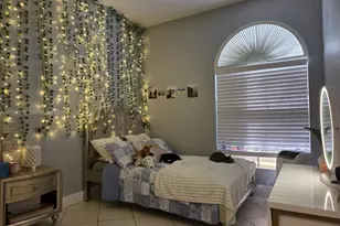 1101 NW 180th Ave, Pembroke Pines, FL 33029 - Photo 15