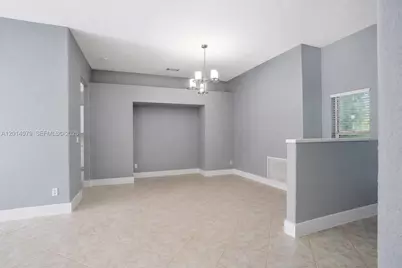 1101 NW 180th Ave, Pembroke Pines, FL 33029 - Photo 9