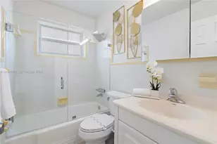 2125 N 14th Ct, Hollywood, FL 33020 - Photo 11