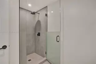 121 NE 5th St, Miami, FL 33132 - Photo 5