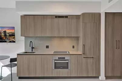 121 NE 5th Street #401B, Miami, FL 33132 - Photo 11