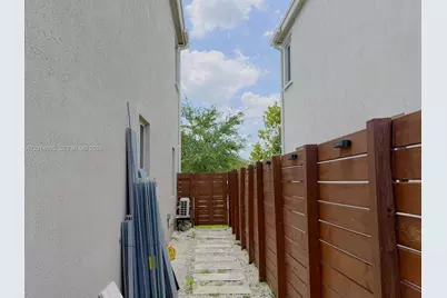 1921 SE 8th Pl, Homestead, FL 33034 - Photo 19
