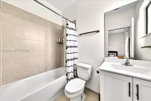 21059 NE 8th Ave, Miami, FL 33179 - Photo 25