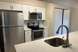 17325 NW 67th Ct, Hialeah, FL 33015 - Photo 9