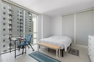 218 SE 14th St, Miami, FL 33131 - Photo 11