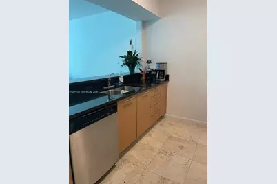 31 SE 5th St #303, Miami, FL 33131 - Photo 15