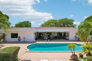 19805 NE 22nd Ave, Miami, FL 33180 - Photo 5