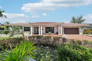19805 NE 22nd Ave, Miami, FL 33180 - Photo 17