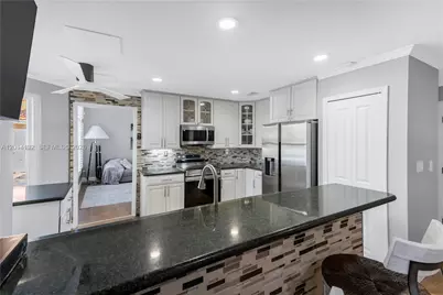 1080 NW 192nd Ave, Pembroke Pines, FL 33029 - Photo 15