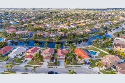 1080 NW 192nd Ave, Pembroke Pines, FL 33029 - Photo 51