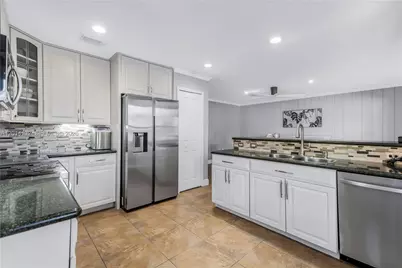 1080 NW 192nd Ave, Pembroke Pines, FL 33029 - Photo 13