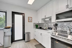 595 NW 101st St, Miami, FL 33150 - Photo 5