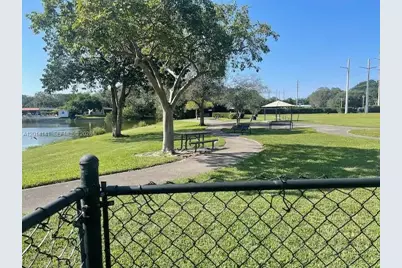 5737 Freedom St, Hollywood, FL 33021 - Photo 29
