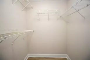 9491 S Palm Cir S, Pembroke Pines, FL 33025 - Photo 11