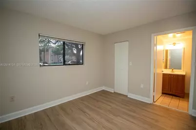 9491 S Palm Cir S #101, Pembroke Pines, FL 33025 - Photo 7