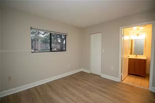 9491 S Palm Cir S, Pembroke Pines, FL 33025 - Photo 7