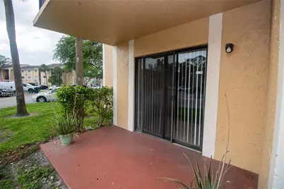 9491 S Palm Cir S #101, Pembroke Pines, FL 33025 - Photo 17