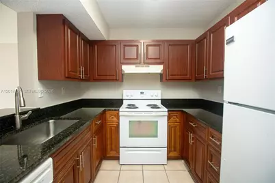 9491 S Palm Cir S #101, Pembroke Pines, FL 33025 - Photo 1