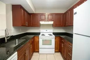 9491 S Palm Cir S, Pembroke Pines, FL 33025 - Photo 1