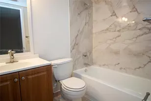 9491 S Palm Cir S, Pembroke Pines, FL 33025 - Photo 15