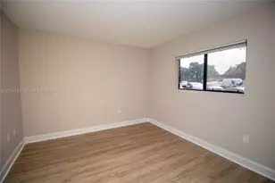 9491 S Palm Cir S, Pembroke Pines, FL 33025 - Photo 9