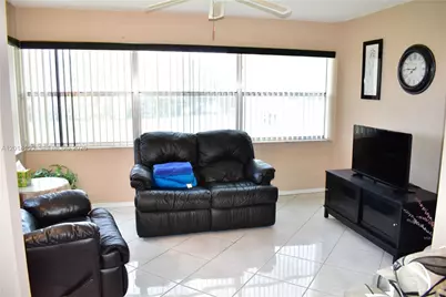 9541 Sunrise Lakes Blvd #204, Sunrise, FL 33322 - Photo 5