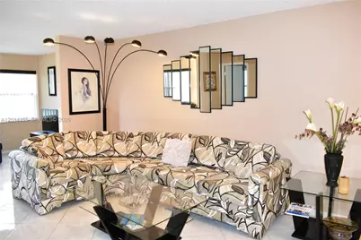 9541 Sunrise Lakes Blvd #204, Sunrise, FL 33322 - Photo 3